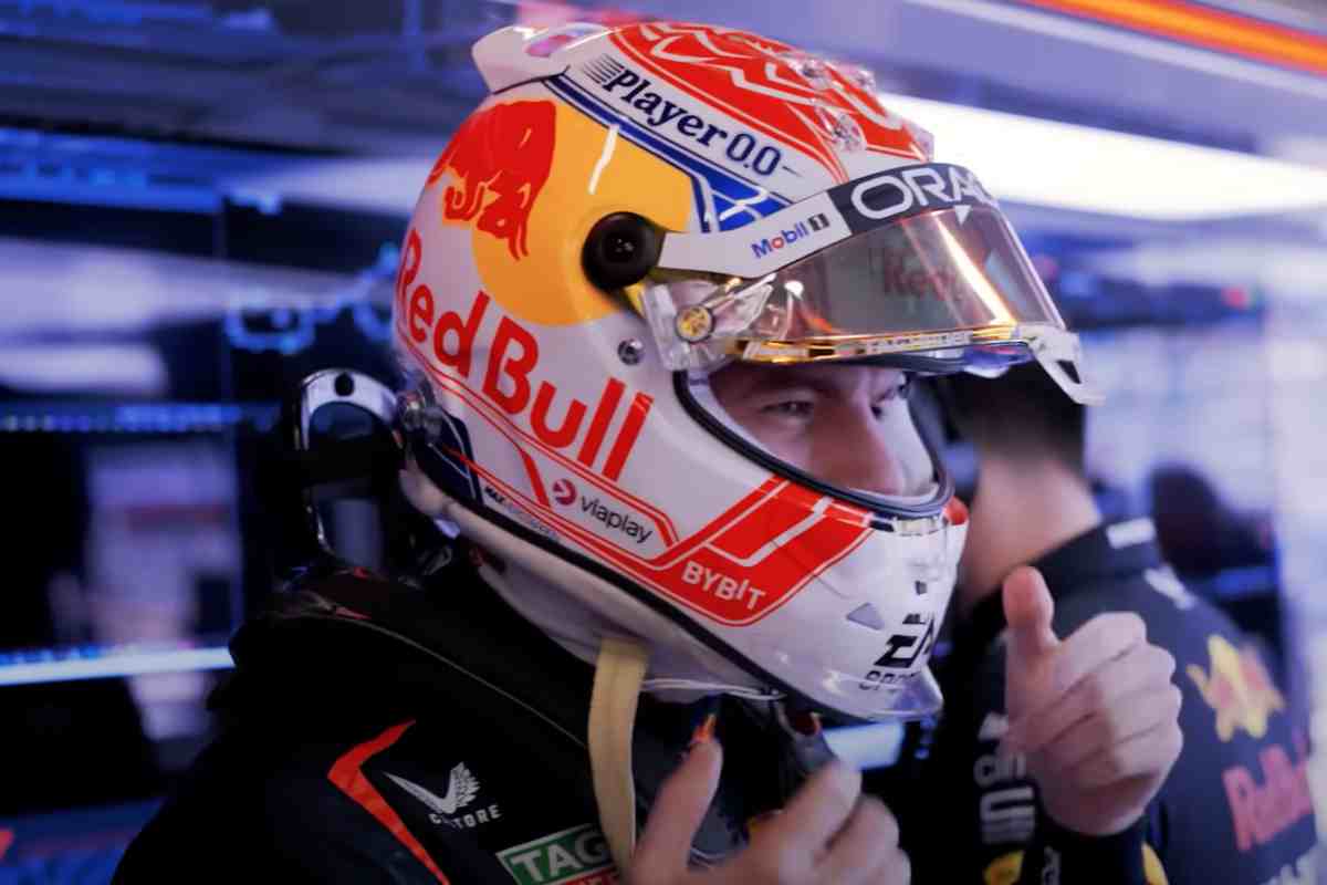 Verstappen nel paddock Red Bull