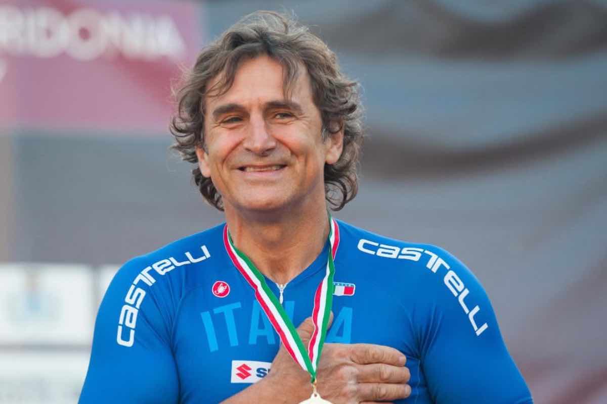 Zanardi riceve la medaglia d'argento