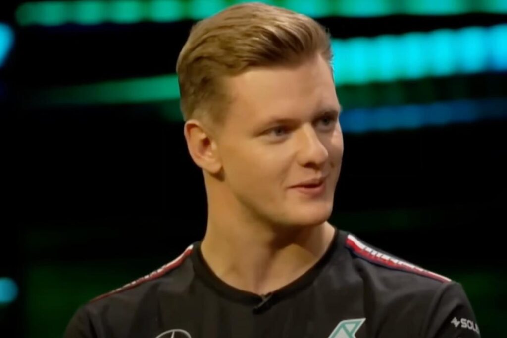 Mick Schumacher durante un'intervista