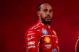 Hamilton in tuta Ferrari