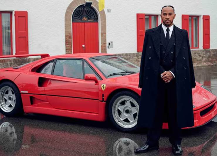 Lewis Hamilton il primo giorno a Maranello