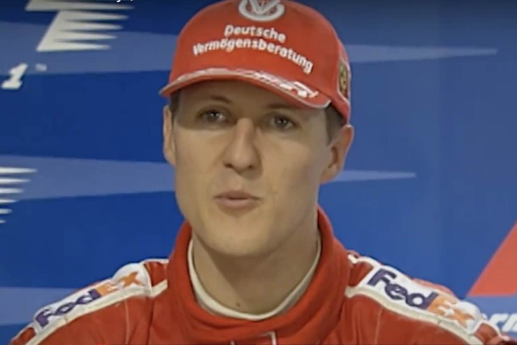 Schumacher in conferenza stampa dopo un GP di Formula 1