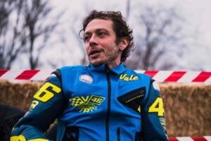 Valentino Rossi dopo una gara in motocross