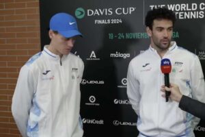 Sinner e Berrettini intervistati dopo la coppa Davis