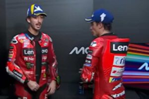 Marquez e Bagnaia prima di salire sul podio